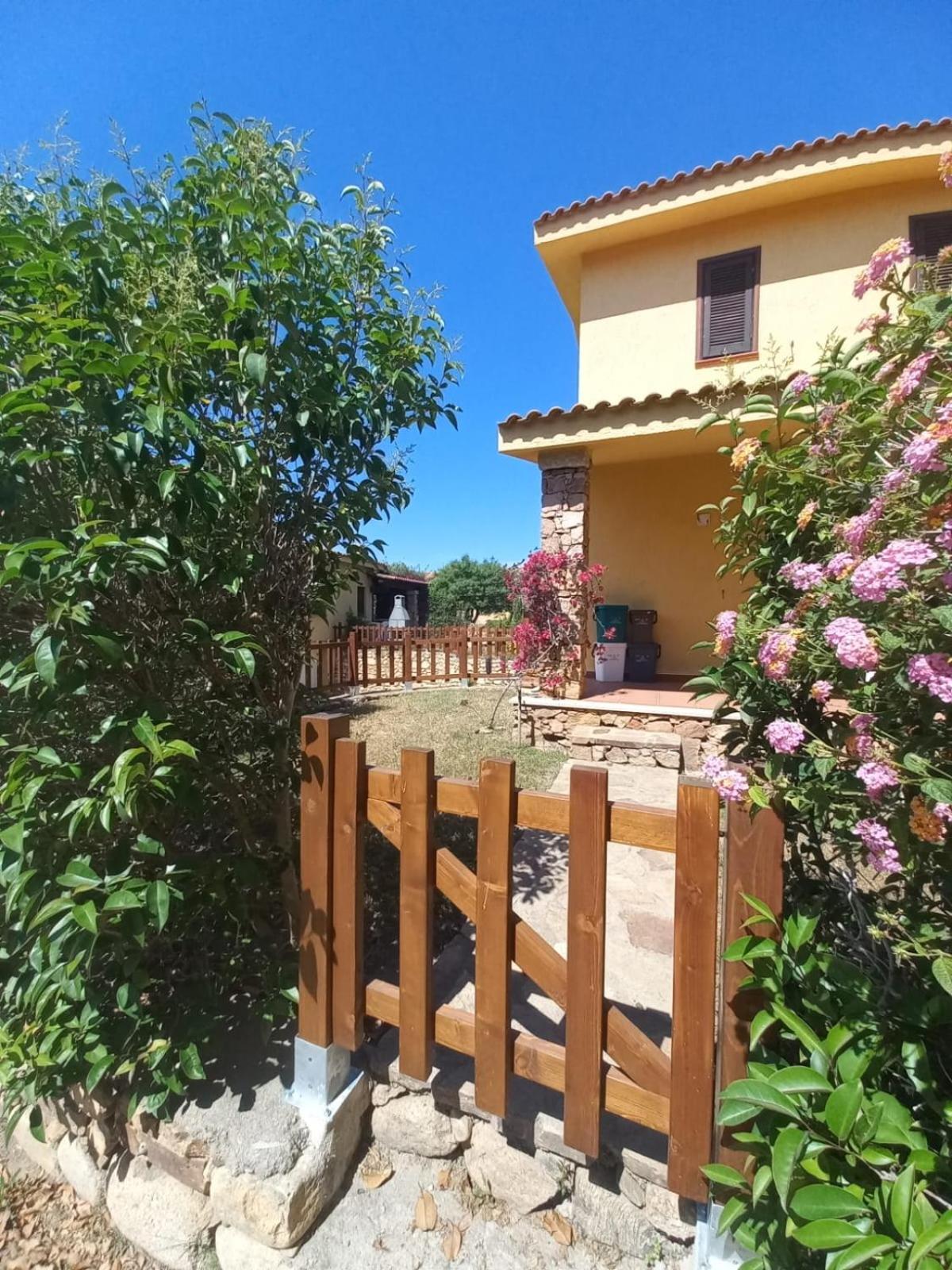 Villette Oasi San Teodoro  Exteriör bild